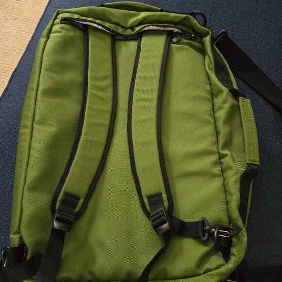 Used Green Patagonia Carry-on/Weekender bag MCL - Picture 6 of 16